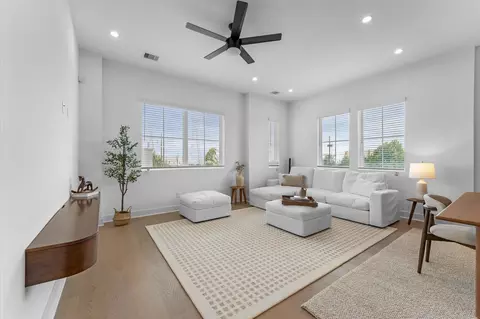 4325 Arlington St, Houston, TX 77022