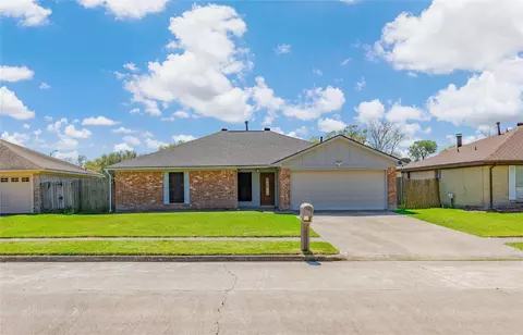 1703 Packsaddle Ln, Baytown, TX 77521