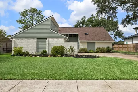 2218 Green Tee Drive Dr, Pearland, TX 77581