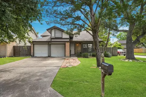 1802 Foxlake Dr, Houston, TX 77084
