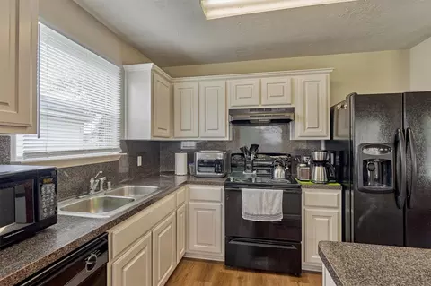 Kitchen - 4926 Comal River Loop, Spring, TX 77386 photo 2 of 3