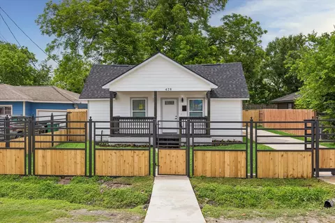 428 Neyland St, Houston, TX 77022