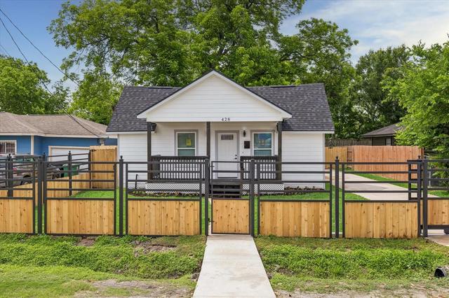 428 Neyland St, Houston, TX 77022