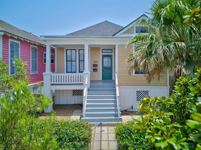 1709 Avenue N 12, Galveston, TX 77550