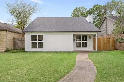 2 Sandelwood Trl Trl, Beaumont, TX 77706
