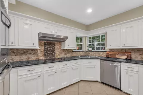 Kitchen - 6514 Larkmount Dr, Spring, TX 77389 photo 1 of 4