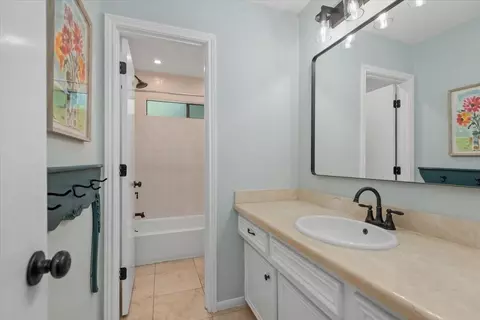 Bath - 10 Cape Chestnut Dr, Spring, TX 77381 photo 3 of 3