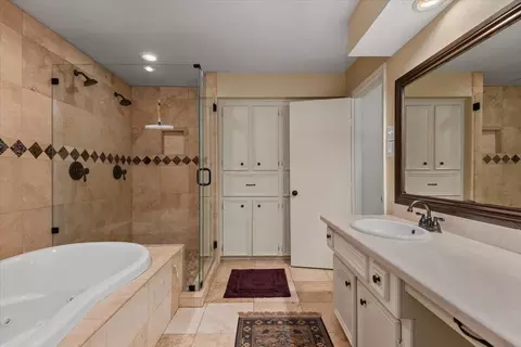 Bath - 10 Cape Chestnut Dr, Spring, TX 77381 photo 2 of 3