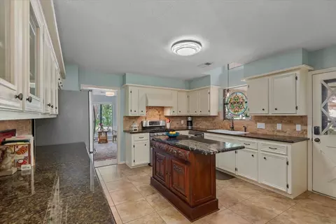 Kitchen - 10 Cape Chestnut Dr, Spring, TX 77381 photo 1 of 4