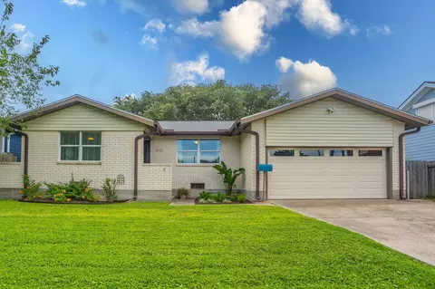 4110 Avenue Q 12, Galveston, TX 77550