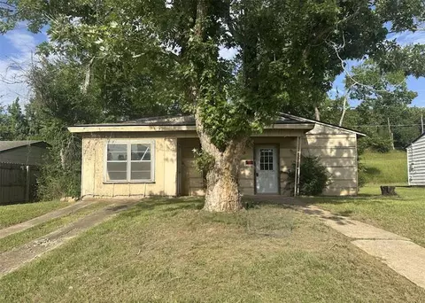 708 Northaven Dr, Lone Star, TX 75668