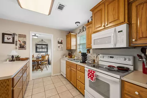 Kitchen - 98 Heather Ln, Trinity, TX 75862 photo 1 of 2