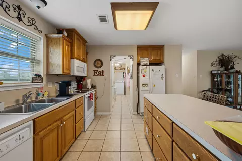 Entry Way - 98 Heather Ln, Trinity, TX 75862 photo 1 of 2