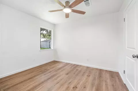 Bedroom - 6526 Lynngate Dr, Spring, TX 77373 photo 5 of 5