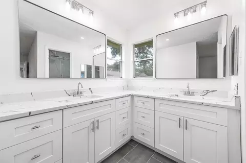 Bath - 6526 Lynngate Dr, Spring, TX 77373 photo 1 of 3