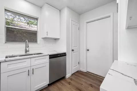 Kitchen - 6526 Lynngate Dr, Spring, TX 77373 photo 2 of 4