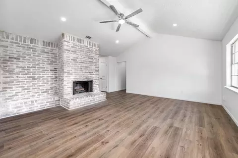 Living - 6526 Lynngate Dr, Spring, TX 77373 photo 2 of 3
