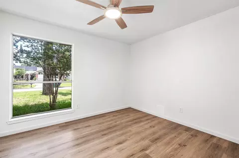 Bedroom - 6526 Lynngate Dr, Spring, TX 77373 photo 4 of 5