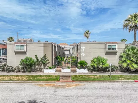 424 15th St #113, Galveston, TX 77550