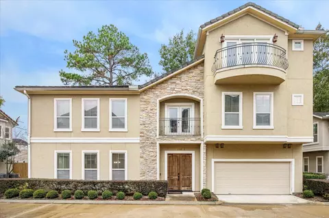 2 Schwab Ln, Houston, TX 77055