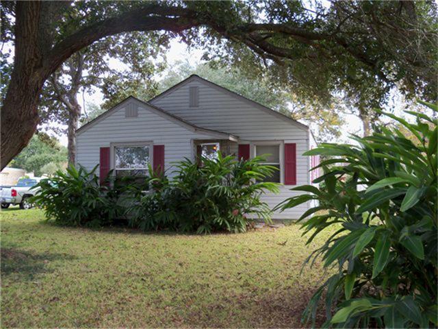 824 Koehl St, Wharton, TX 77488 photo 1