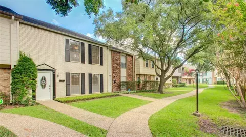 10332 Longmont Dr #47/3, Houston, TX 77042