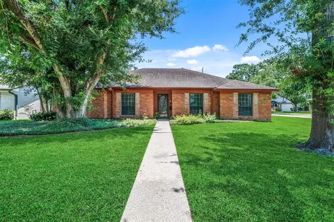 5002 Leafy Hollow Ct, Houston, TX 77018