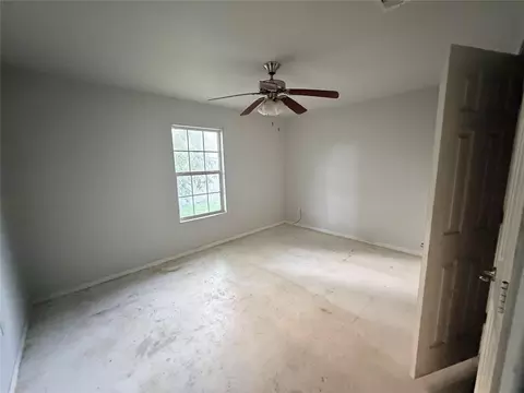 Bedroom - 424 Baker Cir, Ames, TX 77575 photo 4 of 5