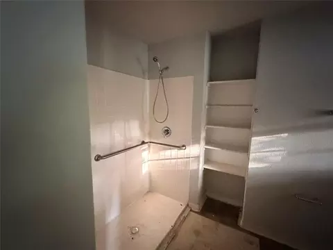Bath - 424 Baker Cir, Ames, TX 77575 photo 9 of 10