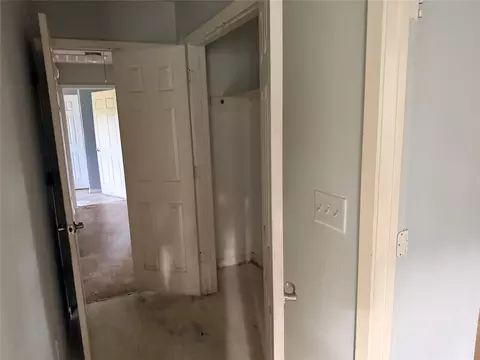 Entry Way - 424 Baker Cir, Ames, TX 77575 photo 3 of 3
