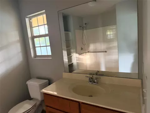 Bath - 424 Baker Cir, Ames, TX 77575 photo 7 of 10