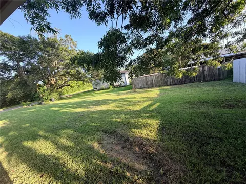 Exterior - 424 Baker Cir, Ames, TX 77575 photo 4 of 4