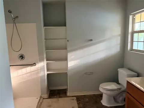 Bath - 424 Baker Cir, Ames, TX 77575 photo 6 of 10
