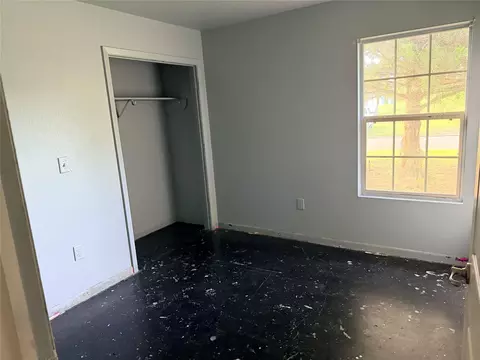 Bedroom - 424 Baker Cir, Ames, TX 77575 photo 3 of 5