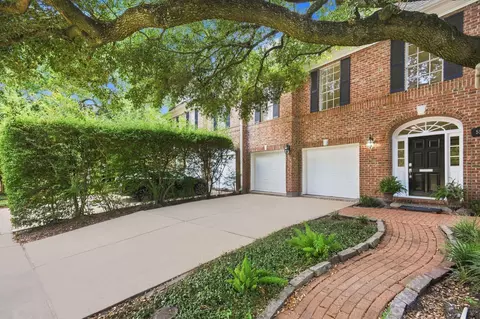 5597 Beverlyhill St, Houston, TX 77056