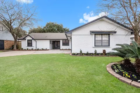 322 Edgebrook Dr, Houston, TX 77034