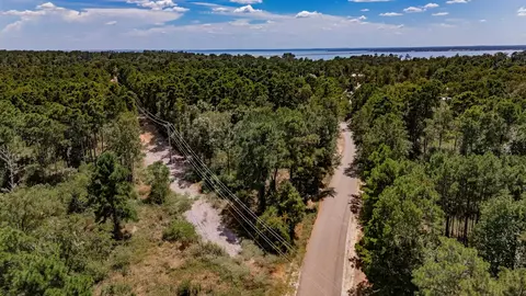 175 Hanson Rd, Onalaska, TX 77360 photo 5
