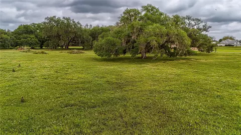 1207 Mill Rd, Angleton, TX 77515 photo 3
