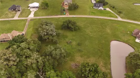 1207 Mill Rd, Angleton, TX 77515 photo 2