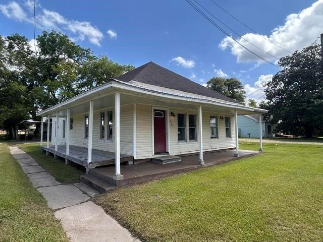 590 W Cora Lee St, Sour Lake, TX 77659