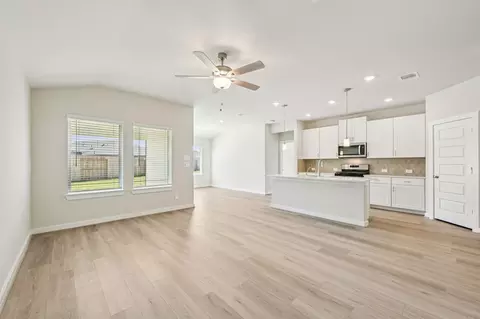 5108 Redbud Valley Dr, Pearland, TX 77584
