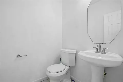 Bath - 22814 Jetty Manor Ln, Spring, TX 77373 photo 1 of 6