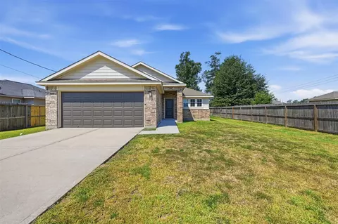 37 Road 5103, Cleveland, TX 77327