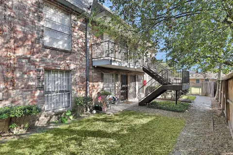 201 W Rosamond St #61, Houston, TX 77076