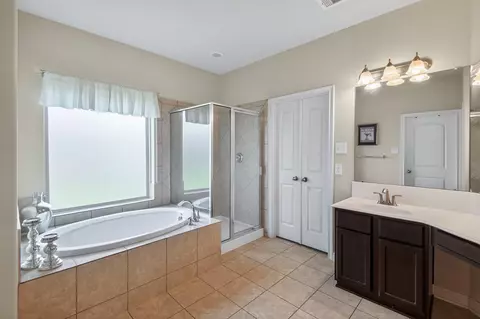Bath - 24711 E Burnaby Cir, Spring, TX 77373 photo 1 of 3