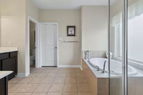 Bath - 24711 E Burnaby Cir, Spring, TX 77373 photo 2 of 3