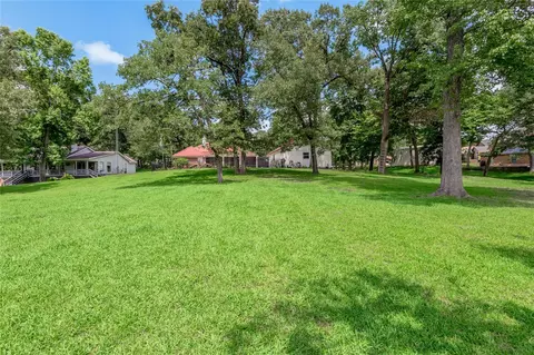 Exterior - 324 Red Oak Ln, Trinity, TX 75862 photo 8 of 10