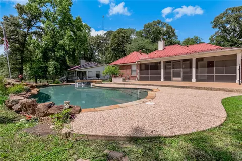 Exterior - 324 Red Oak Ln, Trinity, TX 75862 photo 6 of 10