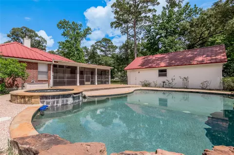 Exterior - 324 Red Oak Ln, Trinity, TX 75862 photo 2 of 10