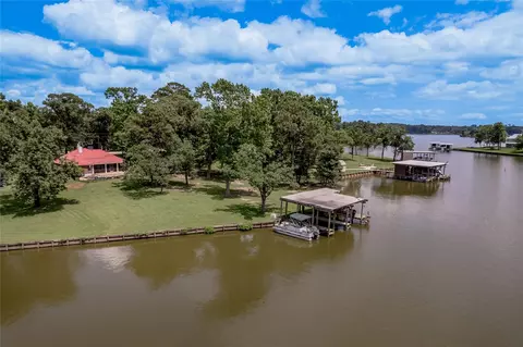 View/Area - 324 Red Oak Ln, Trinity, TX 75862 photo 2 of 8